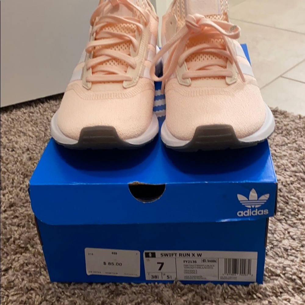 Adidas swift run x